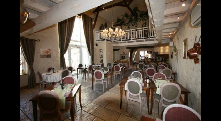 Hotel Le Vieux Chateau  Gençay