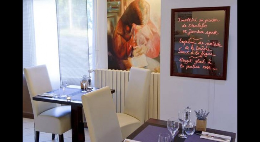Hôtel-restaurant Le Mistral  Châteauneuf-du-rhône