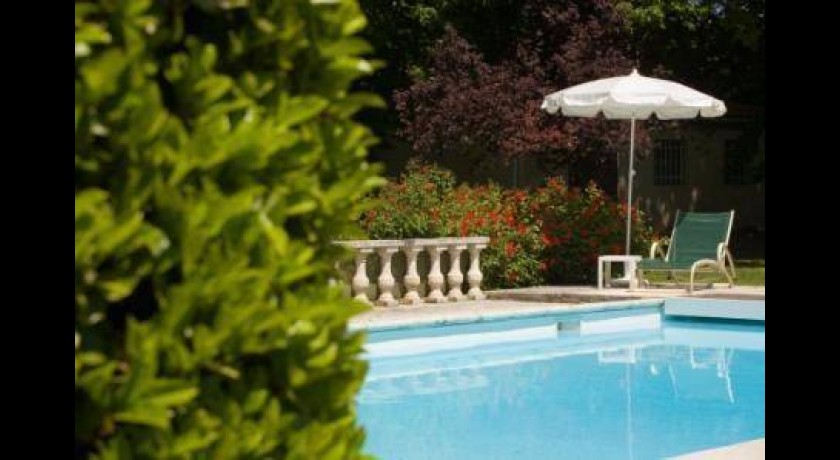 Hôtel-restaurant Le Manoir De La Roseraie  Grignan