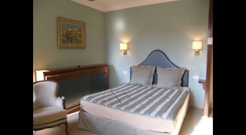 Hôtel Le Sphinx  Montélimar