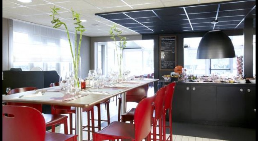 Hôtel-restaurant Campanile Voisins-le-bretonneux 