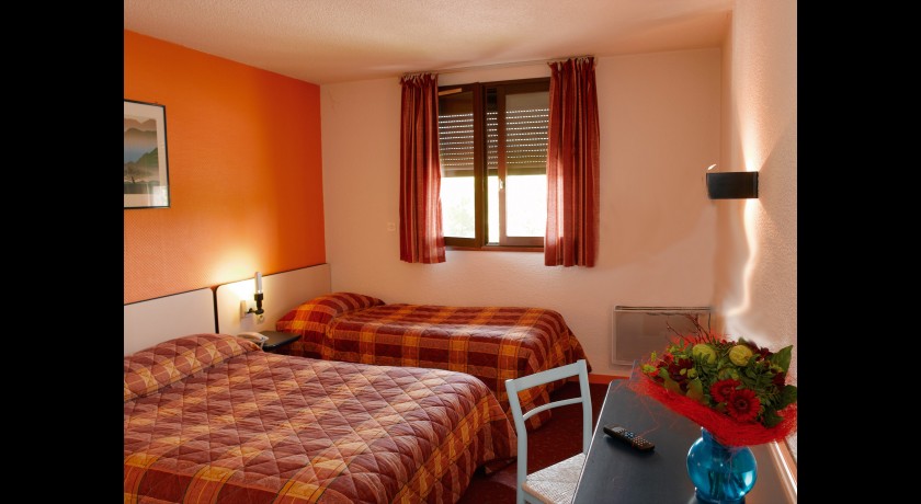 ALB'HÔTEL à Alby-sur-Chéran : Votre Escapade Charmante entre Nature et Confort