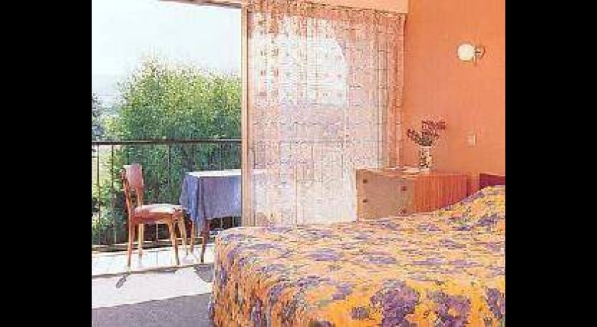 Hôtel Horizon 117 à Lorp-Sentaraille : Relaxation et Gastronomie au Cœur des Pyrénées