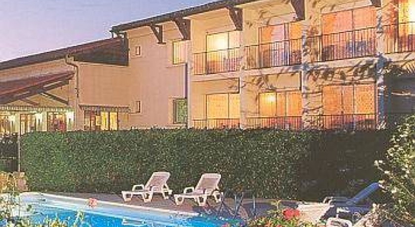 Hôtel Horizon 117 à Lorp-Sentaraille : Relaxation et Gastronomie au Cœur des Pyrénées