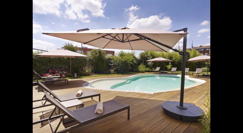 HÔTEL HOLIDAY INN EXPRESS TOULOUSE AIRPORT - Luxe et Confort Près de l'Aéroport de Toulouse