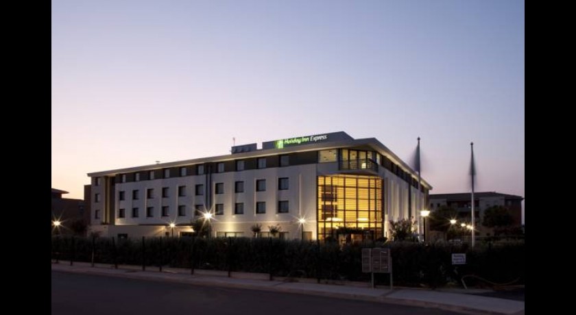 HÔTEL HOLIDAY INN EXPRESS TOULOUSE AIRPORT - Luxe et Confort Près de l'Aéroport de Toulouse