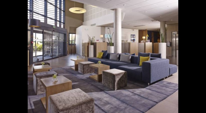 HÔTEL HOLIDAY INN EXPRESS TOULOUSE AIRPORT - Luxe et Confort Près de l'Aéroport de Toulouse