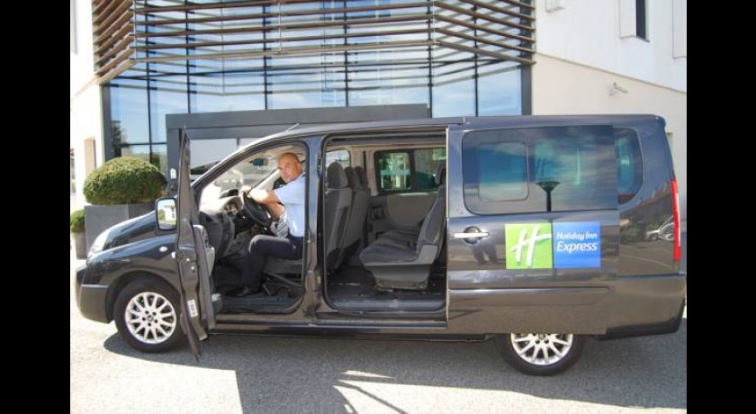 HÔTEL HOLIDAY INN EXPRESS TOULOUSE AIRPORT - Luxe et Confort Près de l'Aéroport de Toulouse