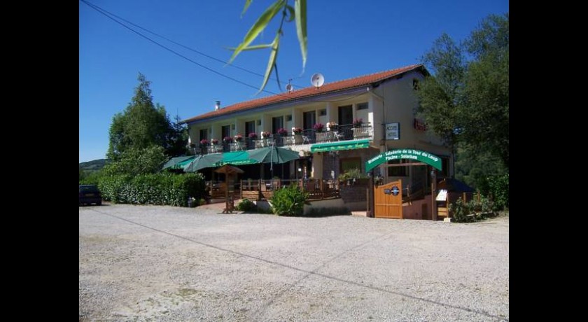Hôtel La Tour du Loup en Ariège : Calme, Confort et Nature au Cœur des Pyrénées
