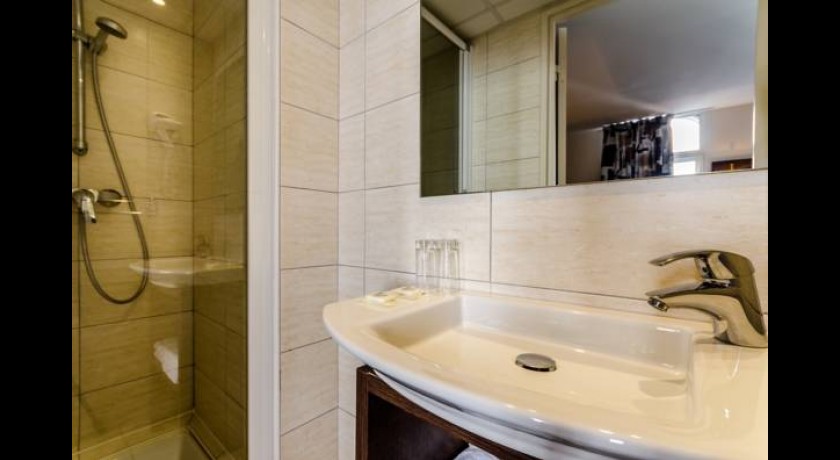 Hôtel Croix des Bretons à Lourdes - Séjour Confort 3 Étoiles Proche de la Grotte de Massabielle