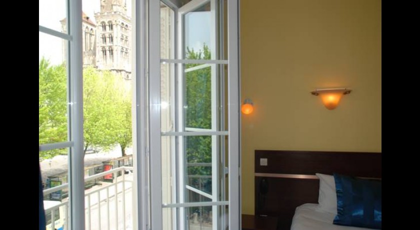 Best Western Hotel De La Place  Lisieux
