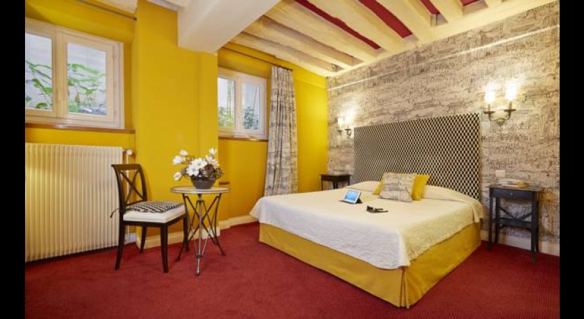 Hôtel Beaubourg  Paris