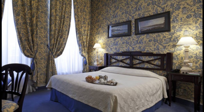 Hôtel Beaubourg  Paris