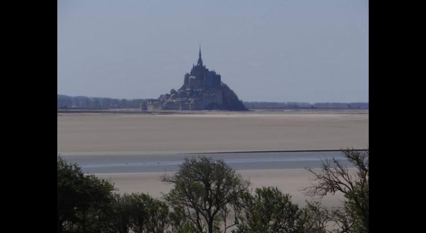 Hôtel Les Montois  Céaux