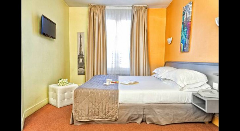 Hôtel Comfort Paris Montmartre 