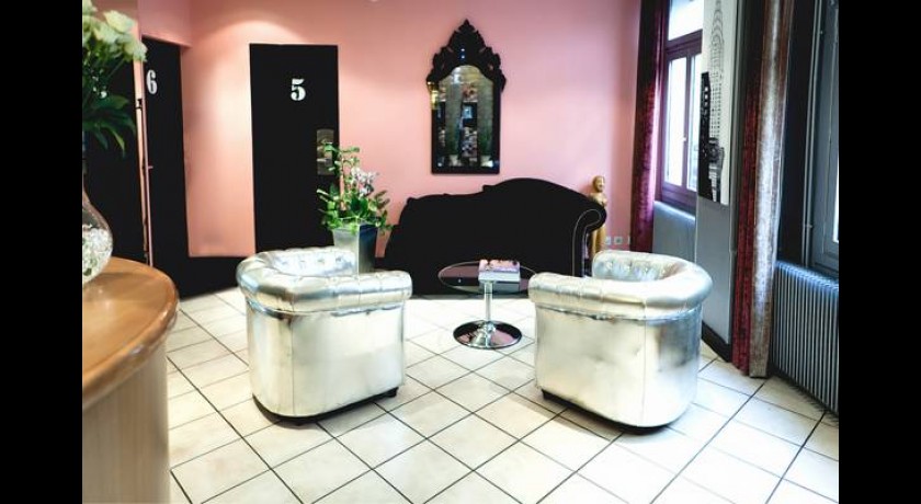 Hôtel Comfort Paris Montmartre 