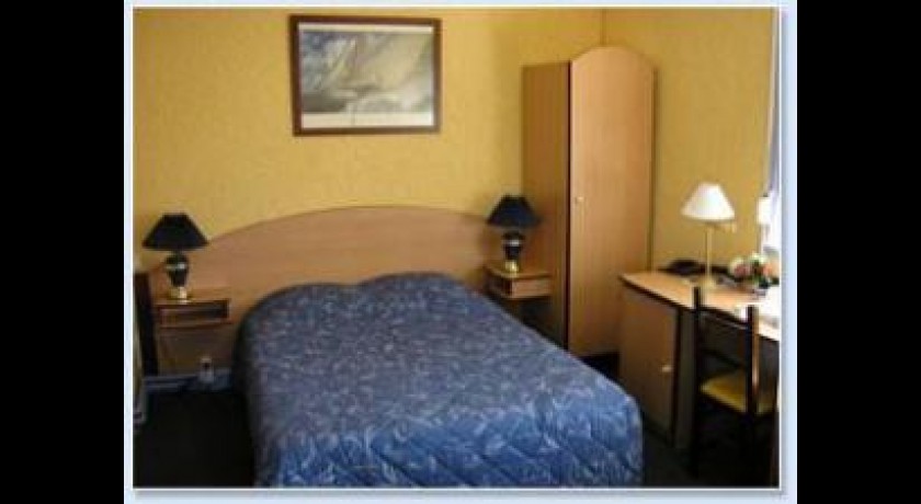Alexandra a l hotel apres chat badoo 1