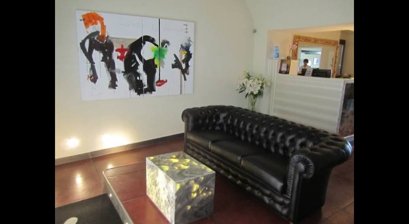 Hôtel Balanea Calvi : Vue Imprenable sur la Mer et Luxe au Coeur de la Corse