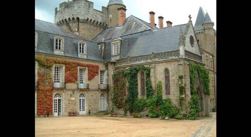 Hotel Château De Busset 