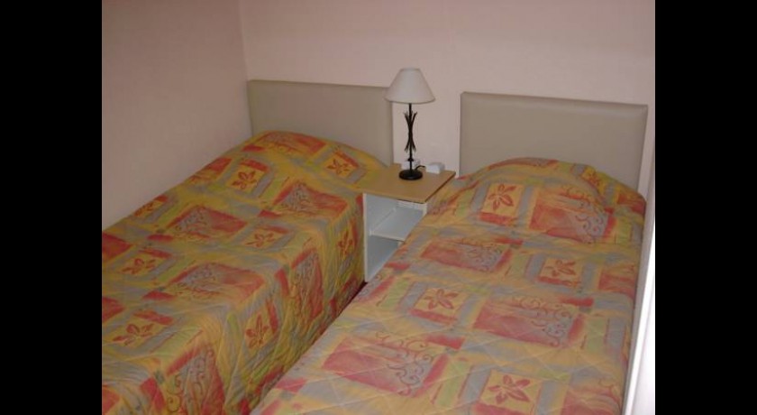 Hotel De La Gare  Montluçon