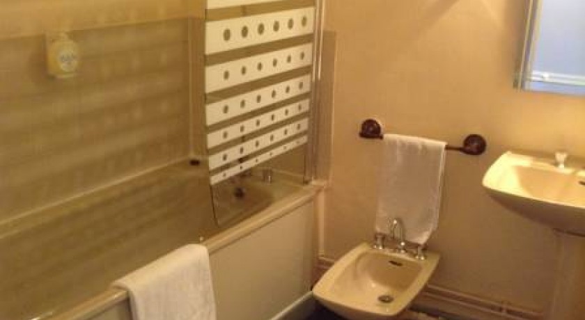 Hotel De La Gare  Montluçon