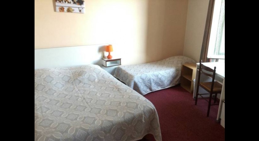 Hotel De La Gare  Montluçon