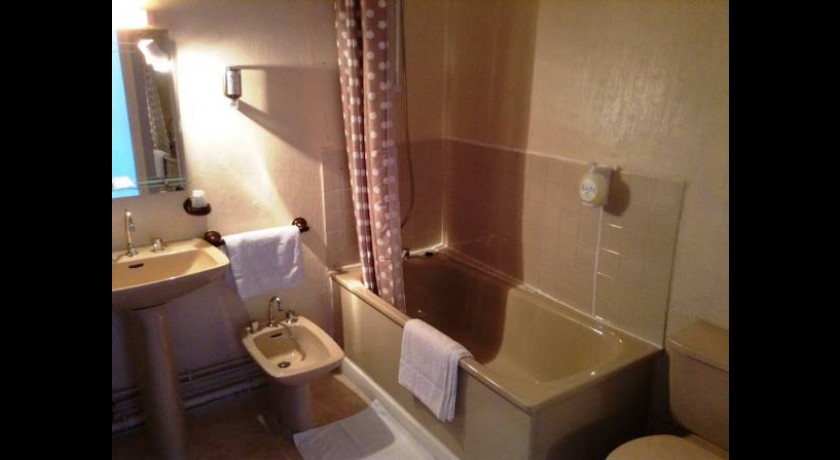 Hotel De La Gare  Montluçon