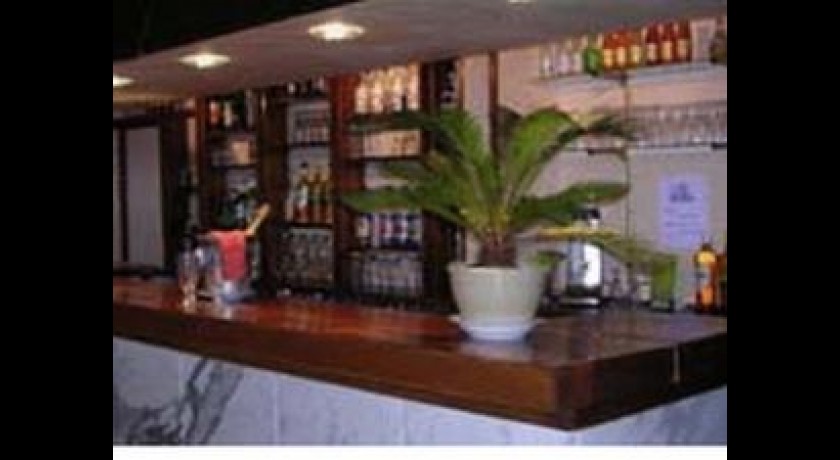 Hôtel Gergovia à Super-Besse : Séjour au cœur des lacs et volcans d'Auvergne