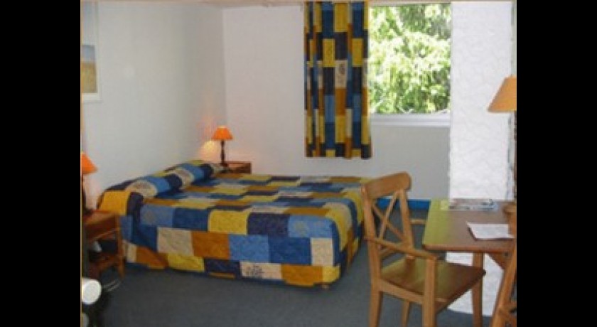 Hôtel Bomotel à Montluçon : Confort, Sérénité et Services de Qualité à Prix Doux | Hôtel 3 Étoiles