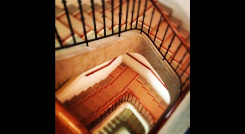 Profitez d'un Séjour de Luxe au Brit Hôtel de Grignan Vichy - 4 Étoiles en Centre-Ville