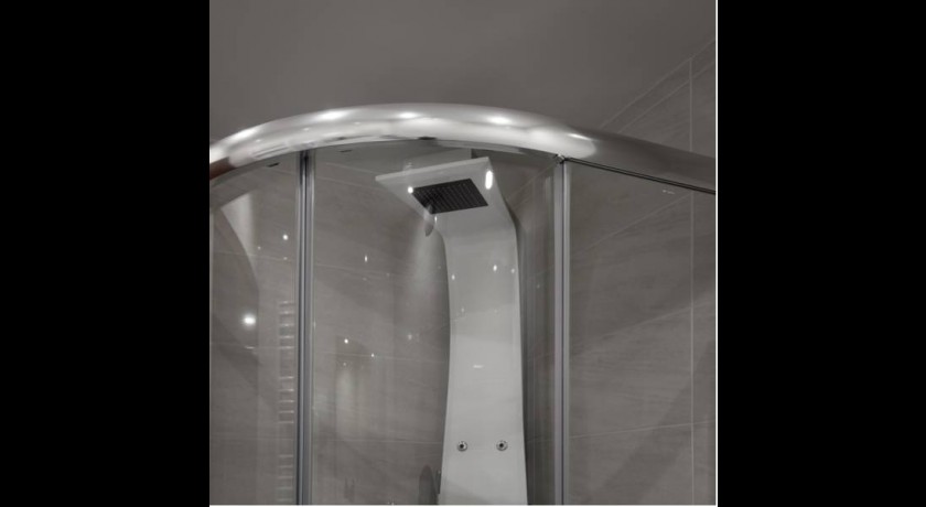 Profitez d'un Séjour de Luxe au Brit Hôtel de Grignan Vichy - 4 Étoiles en Centre-Ville