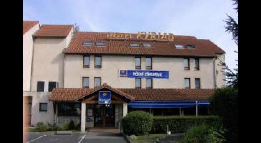 Hôtel Ibis Styles Clermont-Ferrand Le Brézet Aéroport | Confort et Accessibilité 3 Étoiles