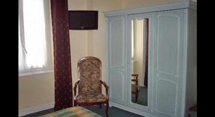 Hotel L'aigle D'or  Thiers