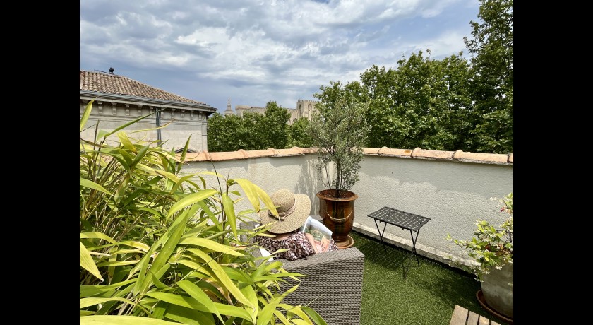 Hôtel de l'Horloge Avignon - Charme 4 étoiles au cœur de la Provence