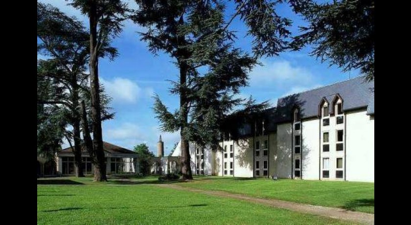 Hotel Mercure Parc Du Coudray  Le coudray-montceaux