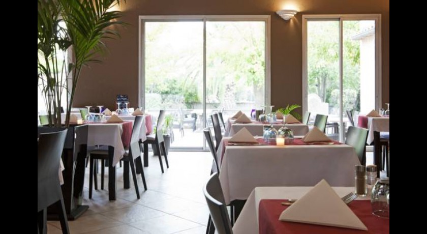 Hôtel-restaurant Le Mas De L'Étoile  Aubagne