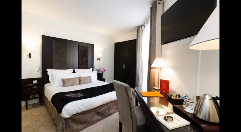 Hotel Libertel Elysees Bassano  Paris