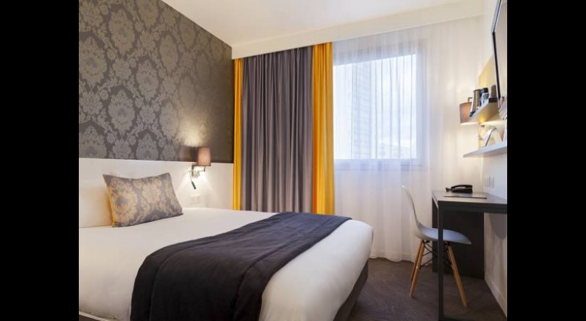 Hôtel Kyriad Tours Saint-Pierre-des-Corps Gare | Confort et Modernité Face à la Gare TGV