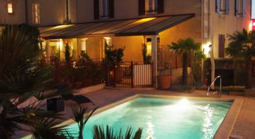 Hotel Logis De France Hostellerie Des Ducs  Duras