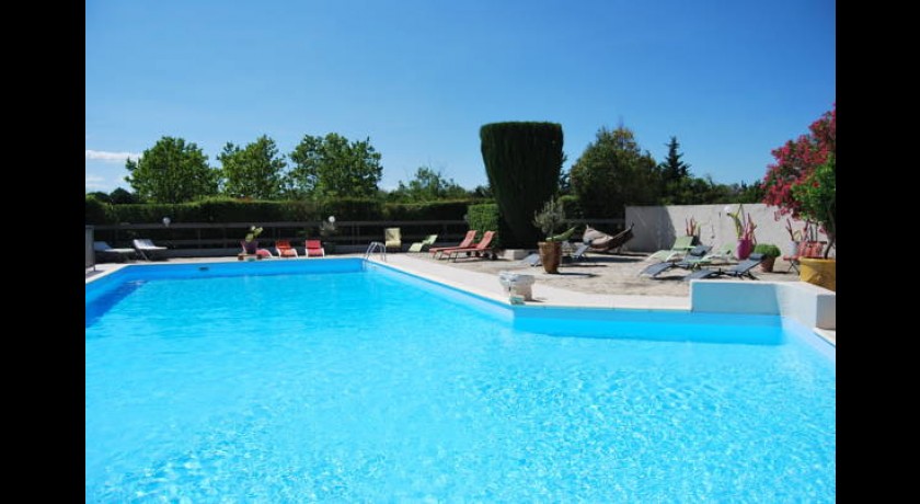 Les Aubuns Country Hotel  Caissargues