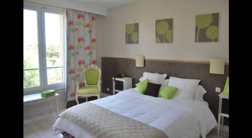 Les Aubuns Country Hotel  Caissargues