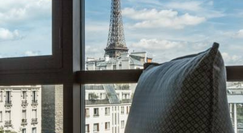 Hotel Ramada Paris Tour Eiffel 