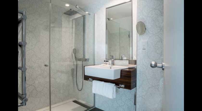 Hotel Ramada Paris Tour Eiffel 