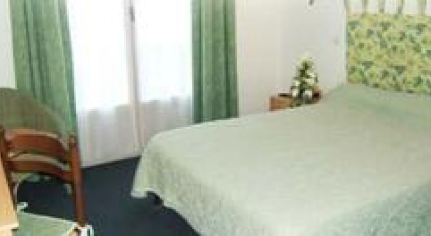 Hotel Le Lyon Vert  Commentry