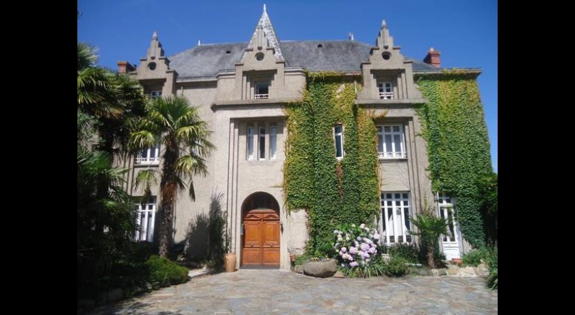 Hôtel De La Barbacane  Tiffauges