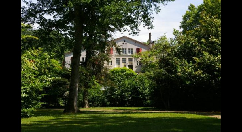 Hotel Hostellerie De La Roseraie  Cazaubon