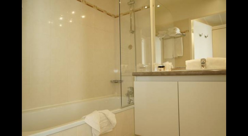 Hotel Residhome Privilege Monceau  Bois-colombes