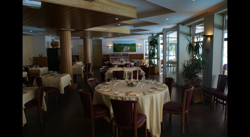 Hôtel Restaurant Du Golf De L'ailette  Chamouille