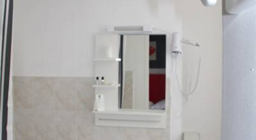 Hôtel Le Biarritz Vichy - Charme et Confort au Cœur de Vichy