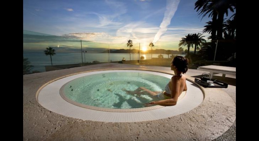 1835 Hotel & Thalasso  Cannes
